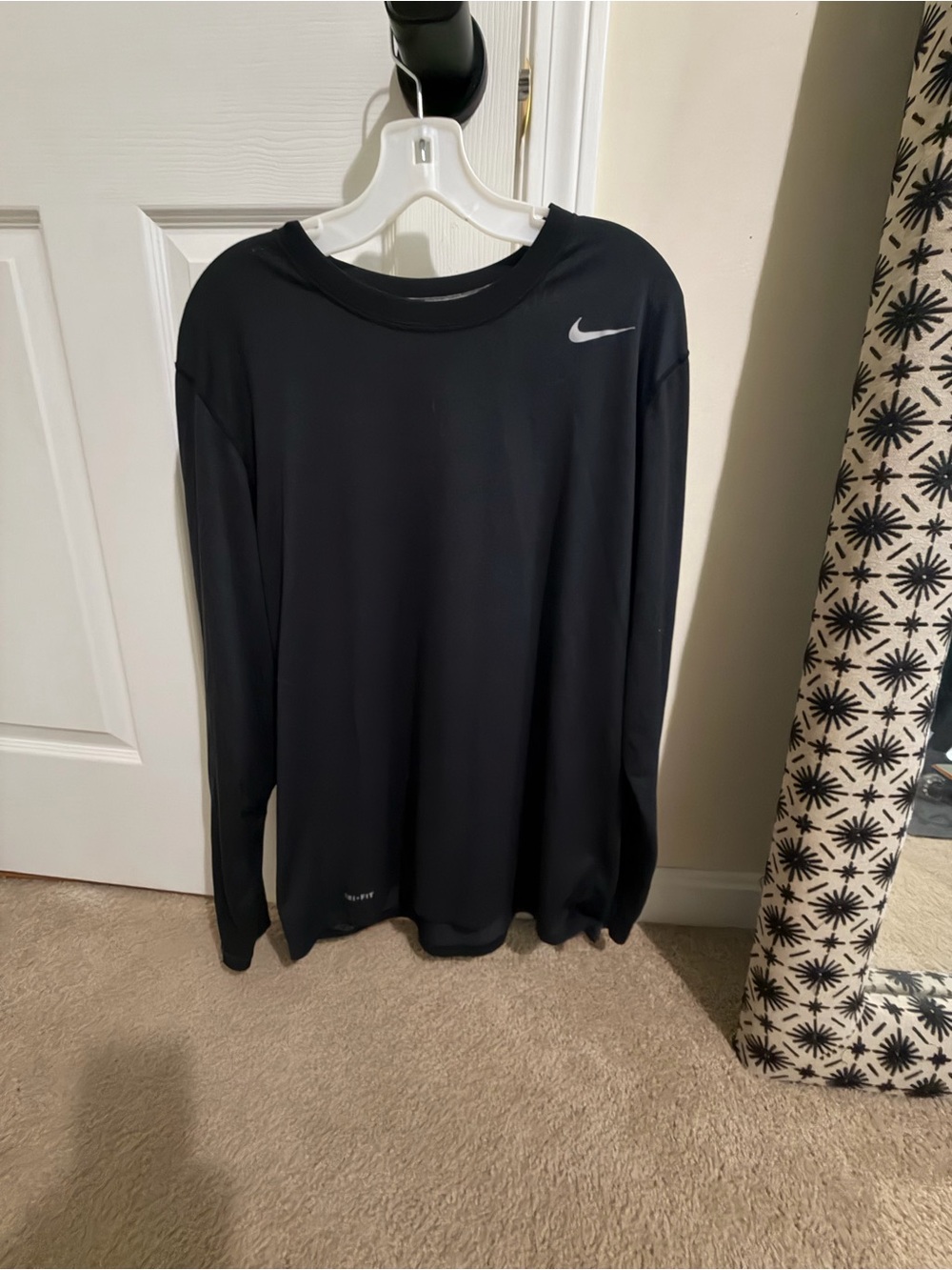 Nike Black Long-Sleeve Athletic Crew Shirt